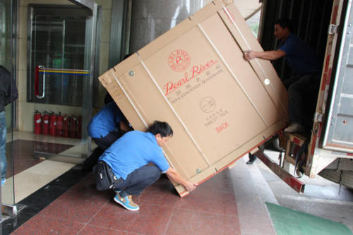 富文镇钢琴贵重工艺品无忧运